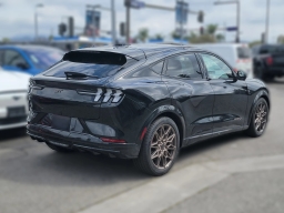 Ford Mustang Mach-E GT AWD 2025