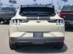 Ford Mustang Mach-E GT AWD 2025