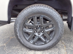 Chevrolet Silverado 1500 Custom Trail Boss 4WD Crew Cab 157" 2026