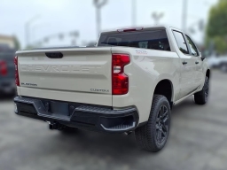 Chevrolet Silverado 1500 Custom Trail Boss 4WD Crew Cab 157" 2026