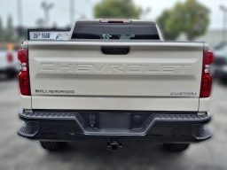 Chevrolet Silverado 1500 Custom Trail Boss 4WD Crew Cab 157" 2026