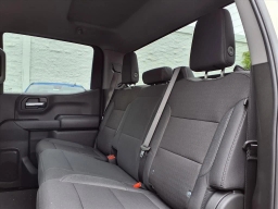 Chevrolet Silverado 1500 Custom Trail Boss 4WD Crew Cab 157" 2026