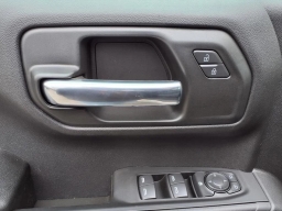 Chevrolet Silverado 1500 Custom Trail Boss 4WD Crew Cab 157" 2026