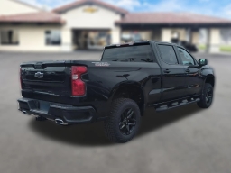 Chevrolet Silverado 1500 Custom Trail Boss 4WD Crew Cab 157" 2026