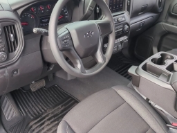 Chevrolet Silverado 1500 Custom Trail Boss 4WD Crew Cab 157" 2026