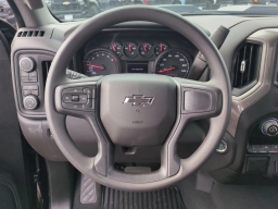 Chevrolet Silverado 1500 Custom Trail Boss 4WD Crew Cab 157" 2026