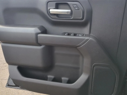 Chevrolet Silverado 1500 Custom Trail Boss 4WD Crew Cab 157" 2026