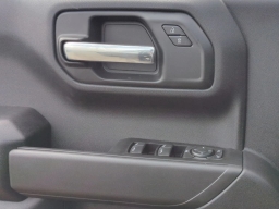 Chevrolet Silverado 1500 Custom Trail Boss 4WD Crew Cab 157" 2026