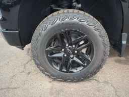 Chevrolet Silverado 1500 Custom Trail Boss 4WD Crew Cab 157" 2026