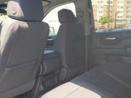 Chevrolet Silverado 1500 Custom Trail Boss 4WD Crew Cab 157" 2026