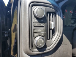 Chevrolet Silverado 1500 Custom Trail Boss 4WD Crew Cab 157" 2026