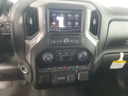 Chevrolet Silverado 1500 Custom Trail Boss 4WD Crew Cab 157" 2026