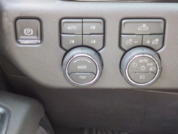 Chevrolet Silverado 1500 LT Trail Boss 4WD Crew Cab 157" 2026