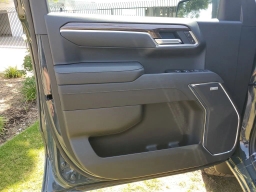 Chevrolet Silverado 1500 LT Trail Boss 4WD Crew Cab 157" 2026