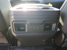 Chevrolet Silverado 1500 LT Trail Boss 4WD Crew Cab 157" 2026