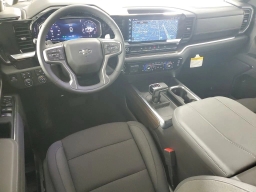 Chevrolet Silverado 1500 LT Trail Boss 4WD Crew Cab 157" 2026