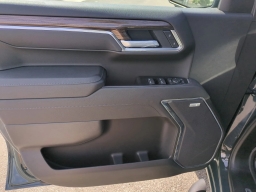 Chevrolet Silverado 1500 LT Trail Boss 4WD Crew Cab 157" 2026