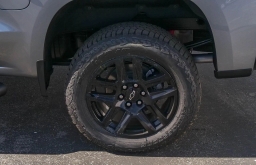 Chevrolet Silverado 1500 LT Trail Boss 4WD Crew Cab 147" 2026