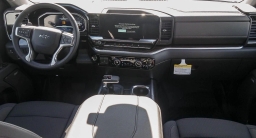 Chevrolet Silverado 1500 LT Trail Boss 4WD Crew Cab 147" 2026