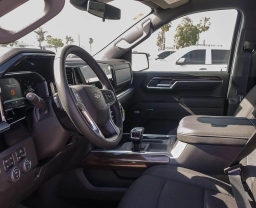 Chevrolet Silverado 1500 LT Trail Boss 4WD Crew Cab 147" 2026