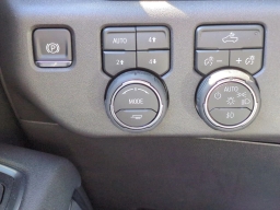 Chevrolet Silverado 1500 LT Trail Boss 4WD Crew Cab 157" 2026