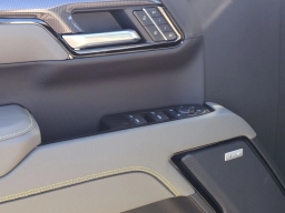 Chevrolet Silverado 1500 ZR2 4WD Crew Cab 147" 2026