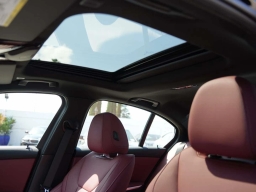 BMW 3 Series 330i NA Sedan 2026