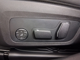 BMW 3 Series 330i NA Sedan 2026