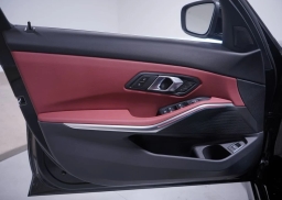 BMW 3 Series 330i NA Sedan 2026