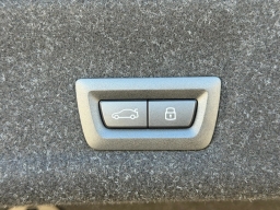 BMW 3 Series 330i NA Sedan 2026