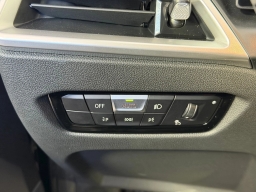 BMW 3 Series 330i NA Sedan 2026