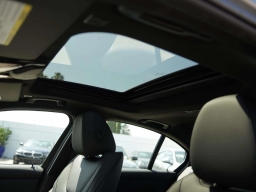 BMW 3 Series 330i NA Sedan 2026