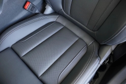 BMW 3 Series 330i NA xDrive Sedan 2026