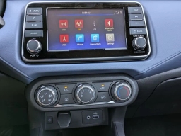 Nissan Versa SV CVT 2025