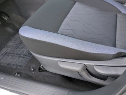 Nissan Versa SV CVT 2025