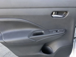 Nissan Versa SV CVT 2025