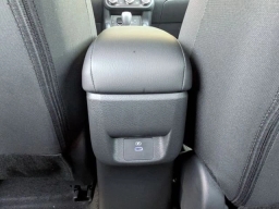 Nissan Versa SV CVT 2025