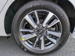 Nissan Versa SV CVT 2025