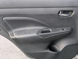 Nissan Versa SV CVT 2025