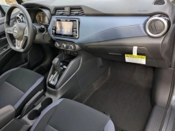 Nissan Versa SV CVT 2025