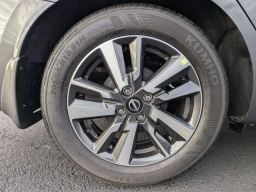 Nissan Versa SV CVT 2025