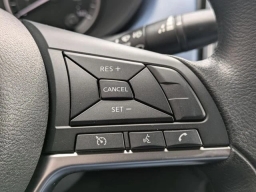 Nissan Versa SV CVT 2025