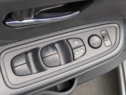 Nissan Versa SV CVT 2025