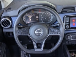 Nissan Versa SV CVT 2025