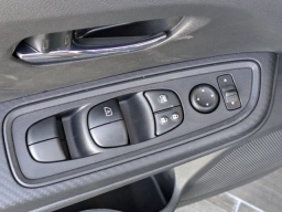 Nissan Versa SV CVT 2025