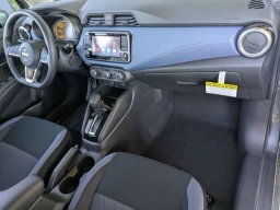 Nissan Versa SV CVT 2025