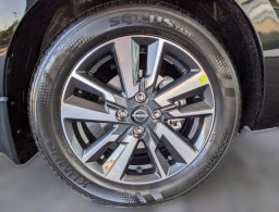 Nissan Versa SV CVT 2025