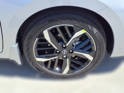 Nissan Versa SR CVT 2025