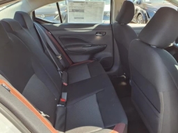 Nissan Versa SR CVT 2025
