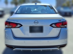 Nissan Versa SR CVT 2025